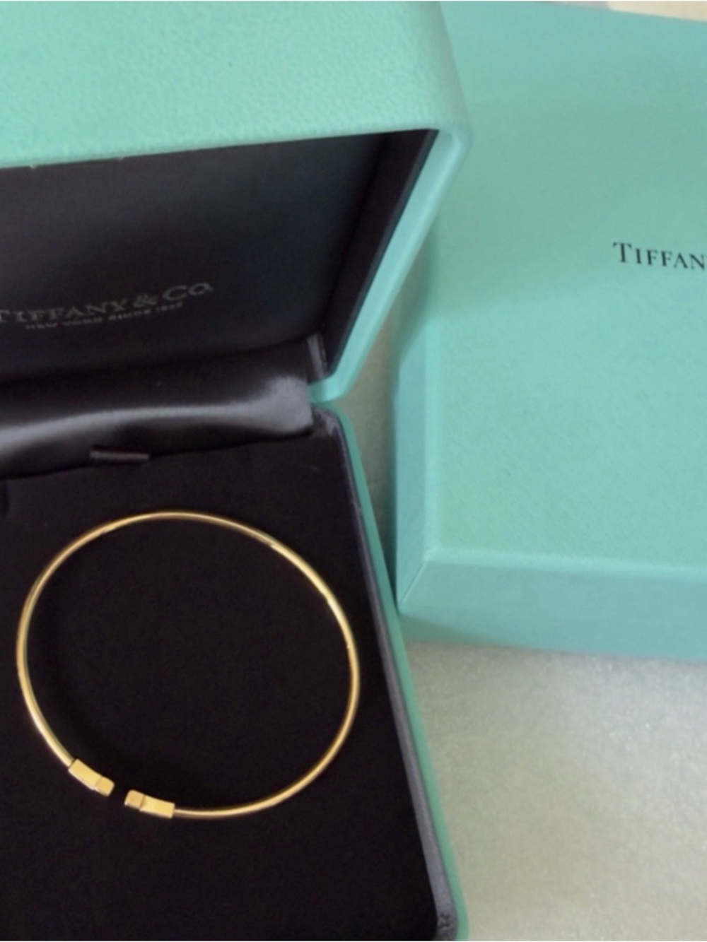 Tiffany & Co. Small T Wire Bracelet
18K Rose Gold Narrow 6.3 Inches